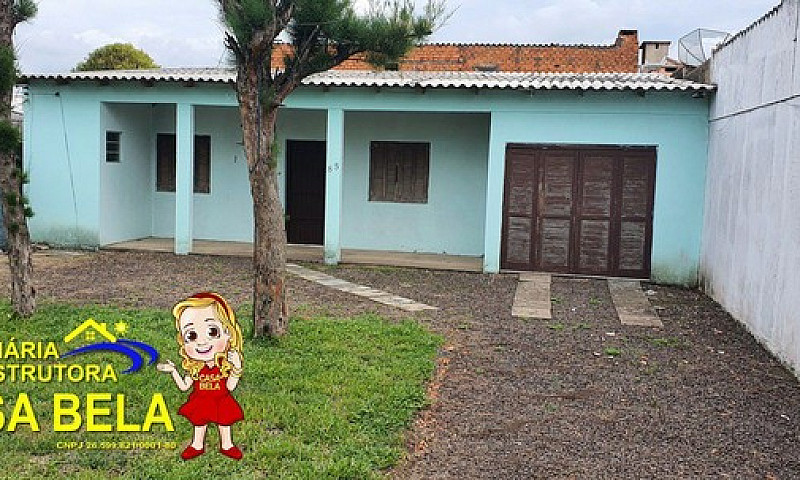 Casa Com Sala Ampla ...