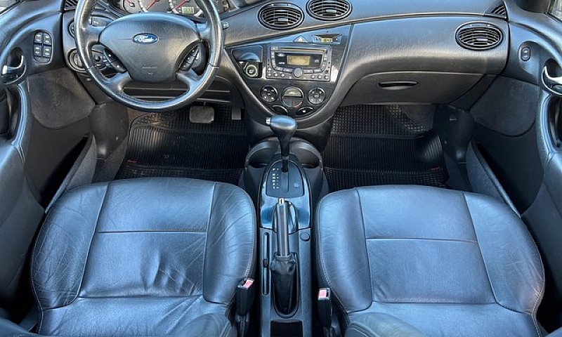 Focus Sedan Ghia 2.0...