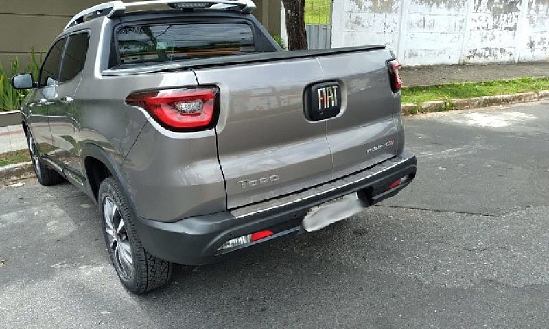 Fiat Toro Volcano 2....