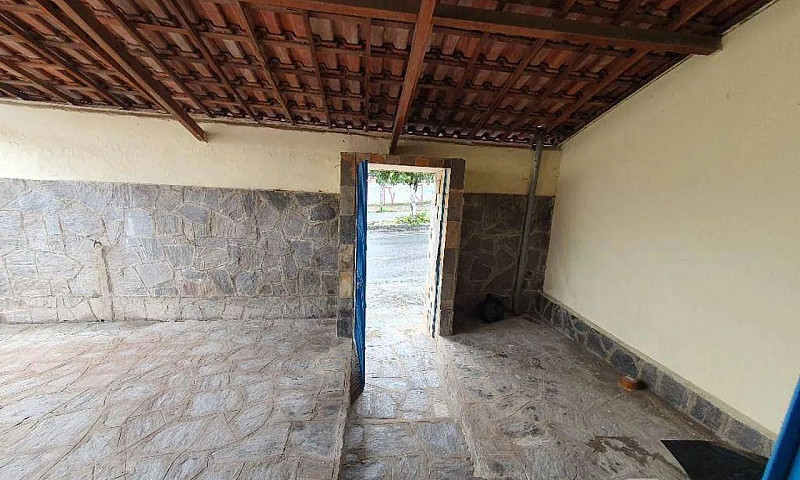 Casa Com 3 Dormitóri...