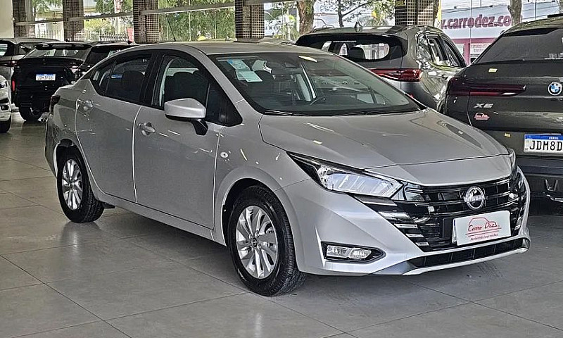 Nissan Versa Sense 1...