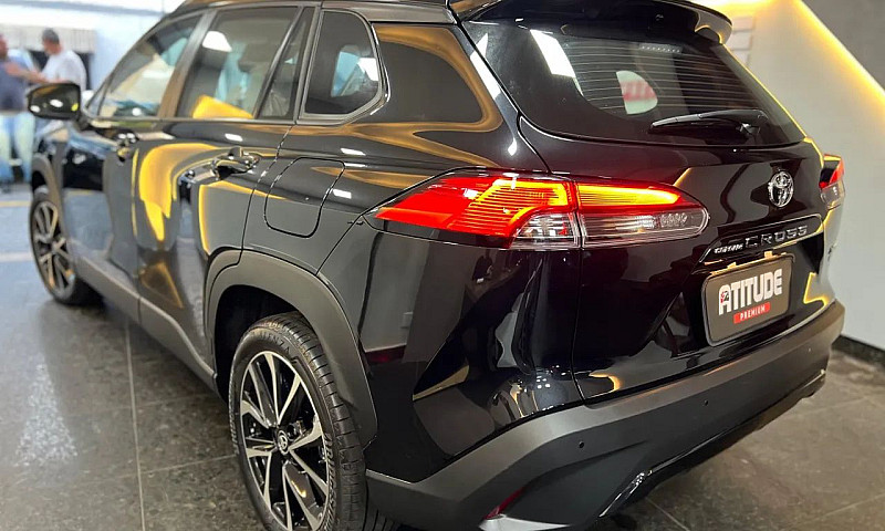 Toyota Corolla Cross...
