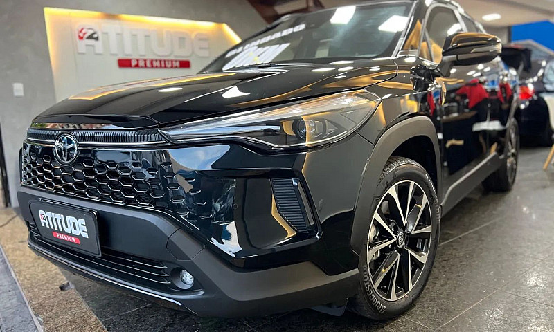 Toyota Corolla Cross...