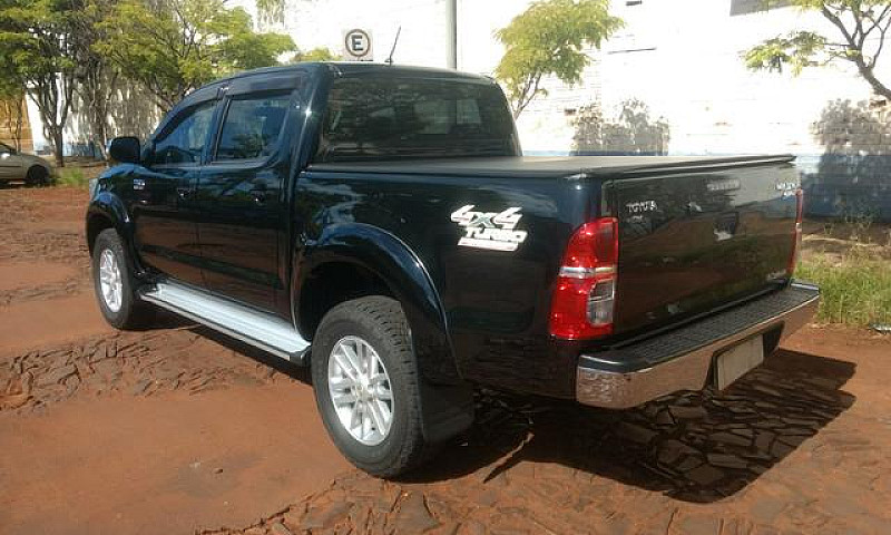 Toyota Hilux Srv 4X4...