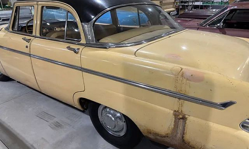 Plymouth Belvedere 1...