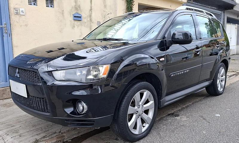 Mitsubishi Outlander...