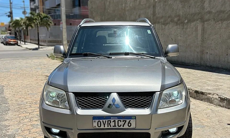 Mitsubishi Pajero Tr...