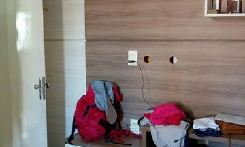 Quarto Para Alugar...