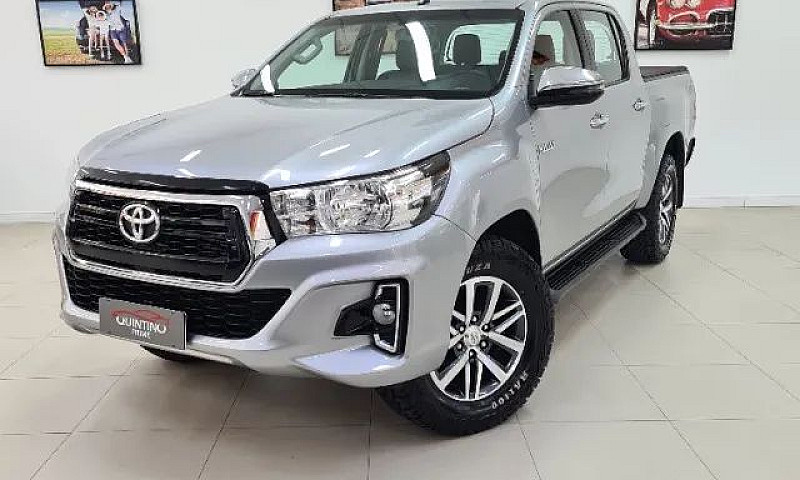 Toyota Hilux Srv 2.8...