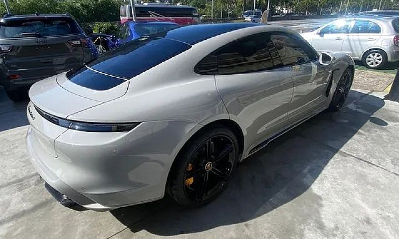 Porsche Taycan 2021 ...