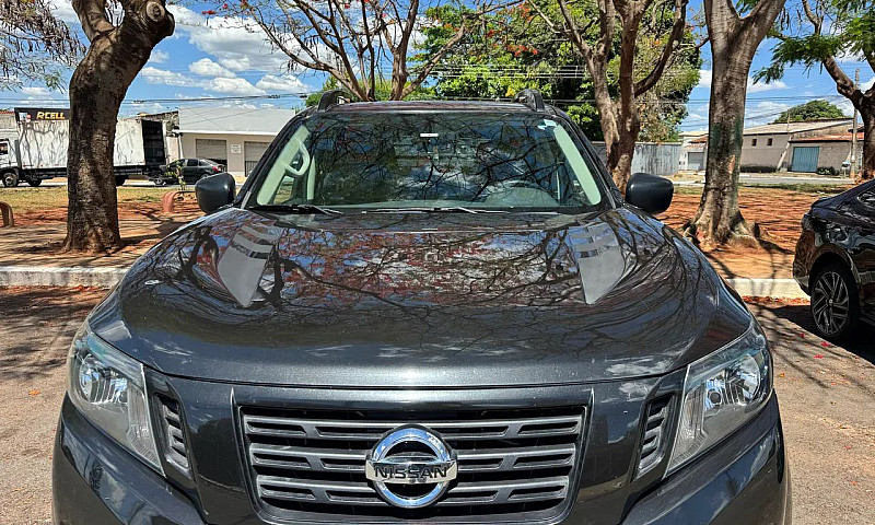 Nissan Frontier Atta...
