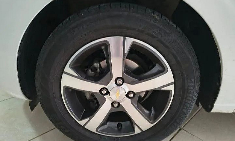Chevrolet Onix Hatch...
