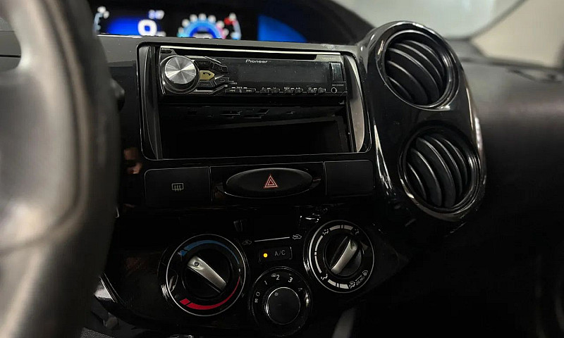 Toyota Etios X 1.3 F...