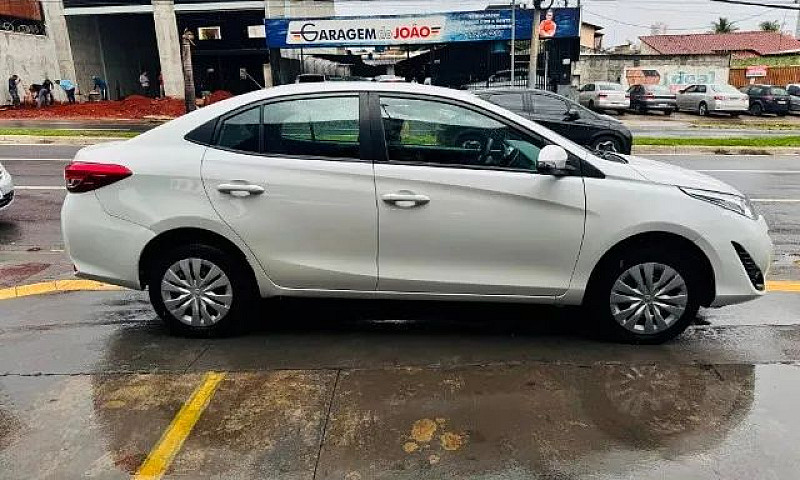 Toyota Yaris Xl Seda...