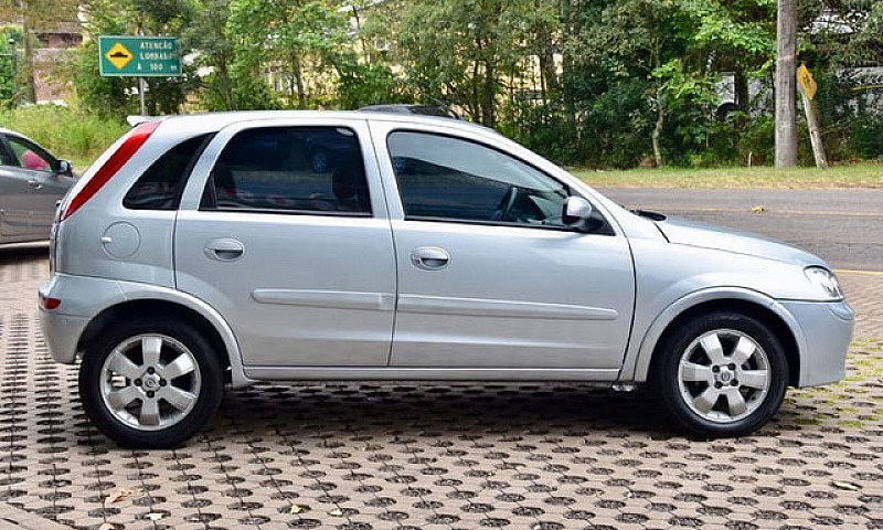 Chevrolet Corsa Hatc...