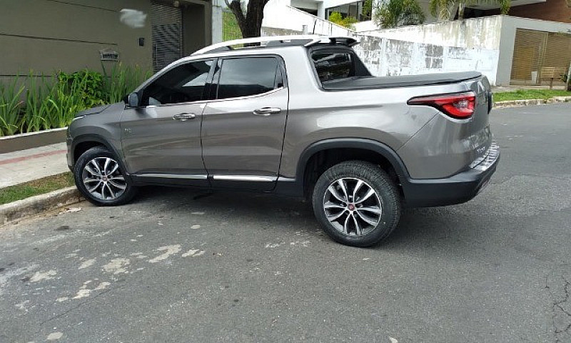 Fiat Toro Volcano 2....