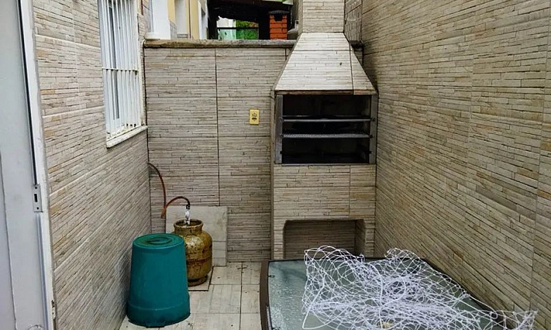 Sobrado Condomínio F...