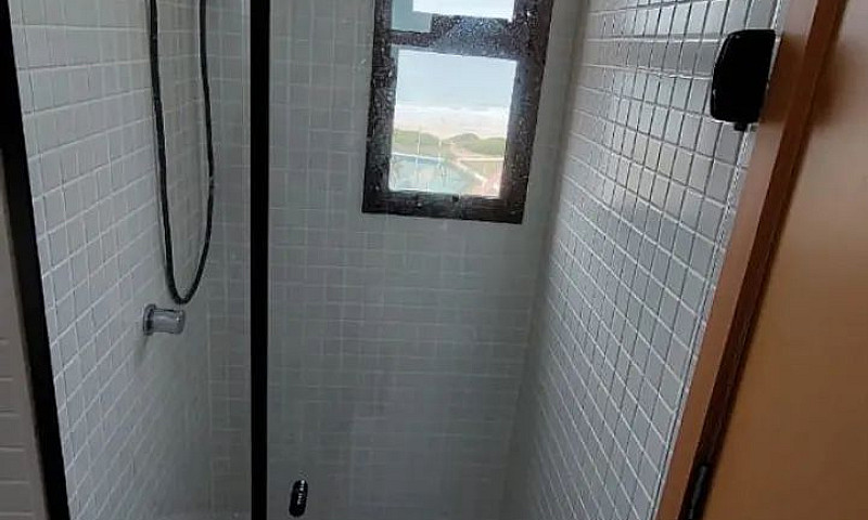 Alex Aluga, Apartame...