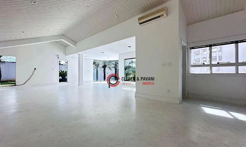 Casa Com 4 Dormitóri...