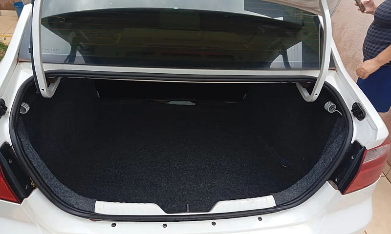Volkswagen Voyage 1....