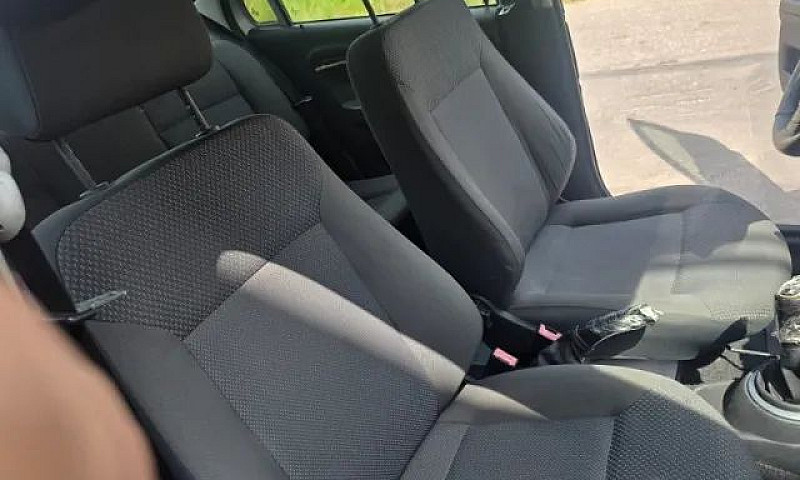 Volkswagen Voyage 1....