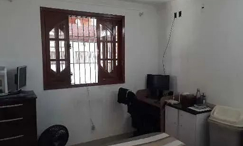 Junto A Praça Da Tri...