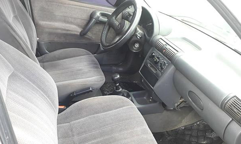 Corsa Hatch 96 1.4 4...