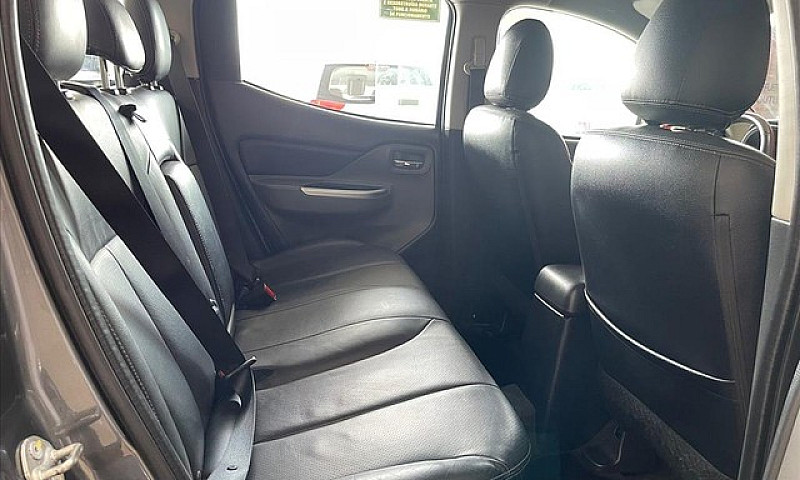 Mitsubishi L200 Trit...