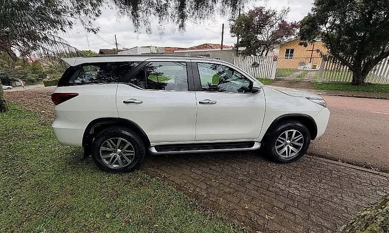 Toyota Hilux Sw4 Srx...