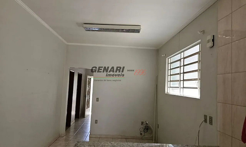 Casa Com 2 Dormitóri...