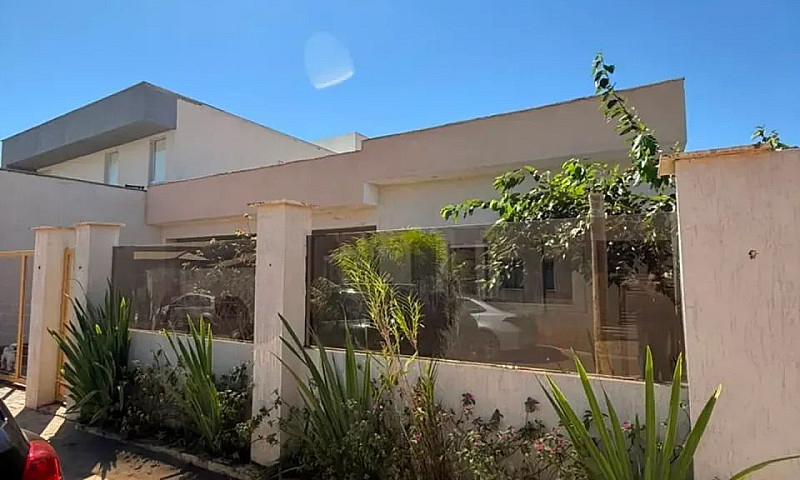 Casa Moderna Com Pis...