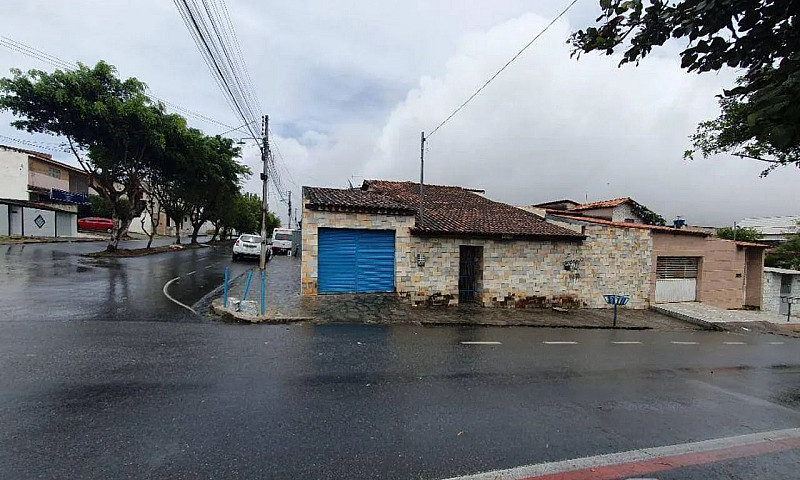 Casa Com 3 Dormitóri...