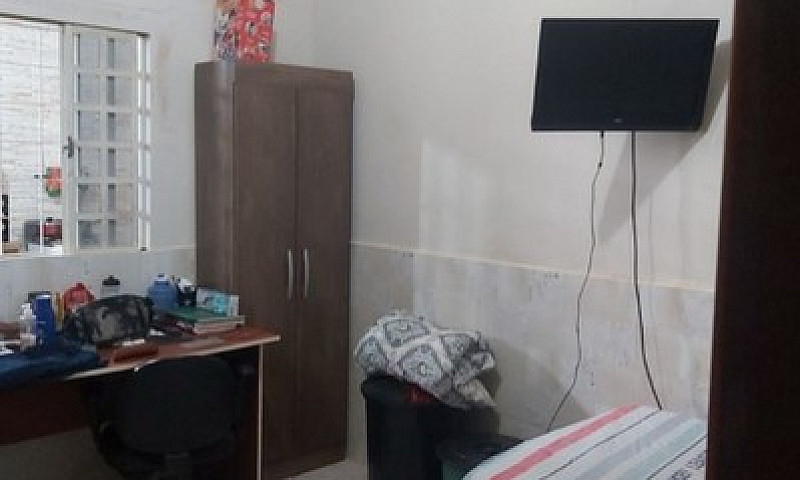 **Casa Em Santana...