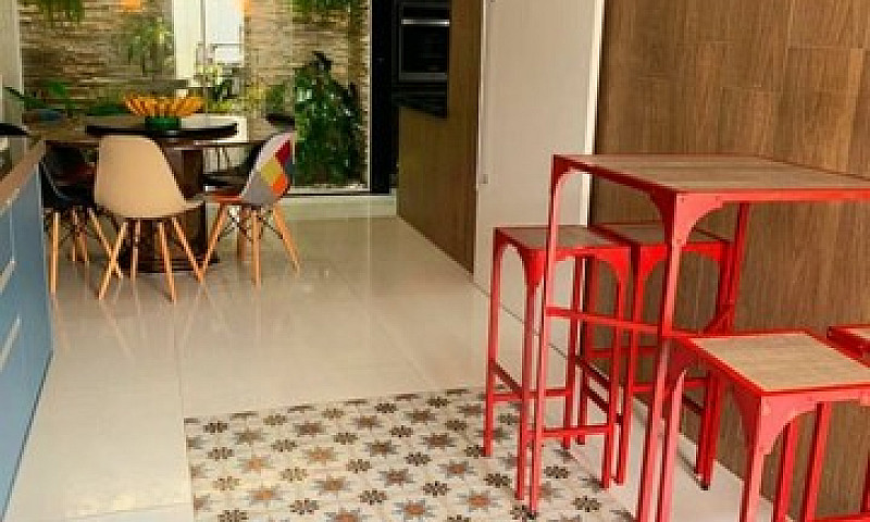 Casa Com 3 Quartos À...
