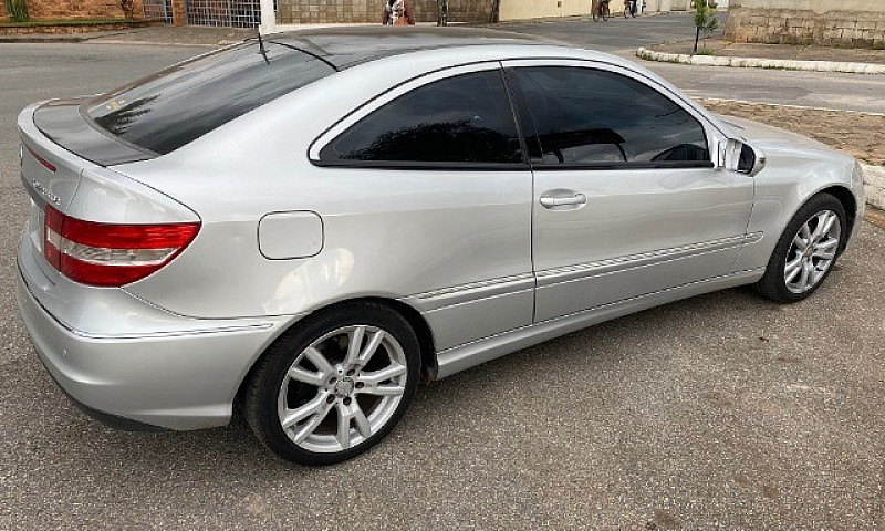 Mercedes Benz Clc200...