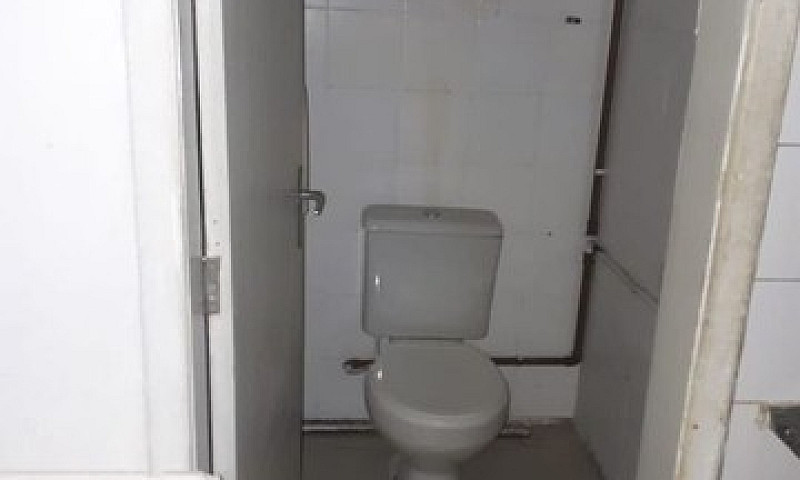 Prédio Comercial Par...