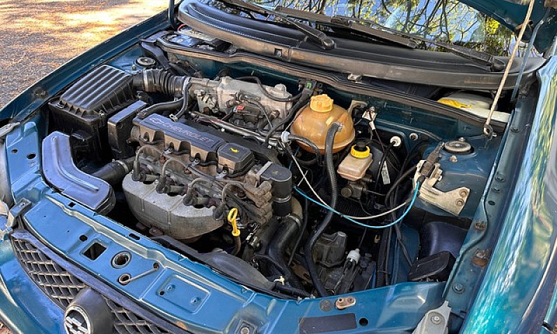 Corsa 1.0 8V Sed./ A...