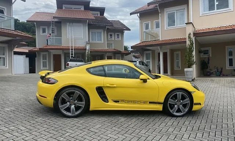 Porsche 718 Cayman 2...