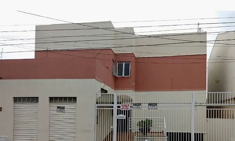 Cômodo Comercial Em ...