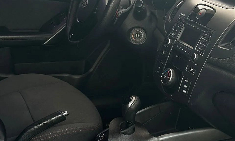 Kia Motors Cerato 1....