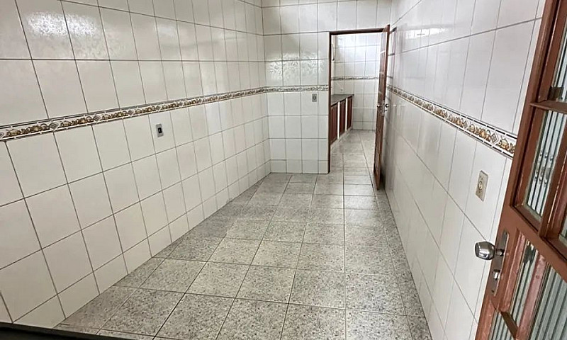 Alugo Casa De 4 Quar...