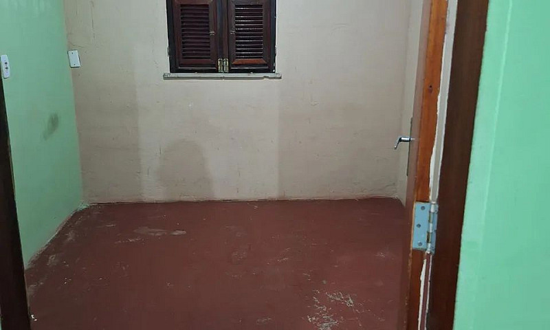 Casa Com 02 Quartos ...