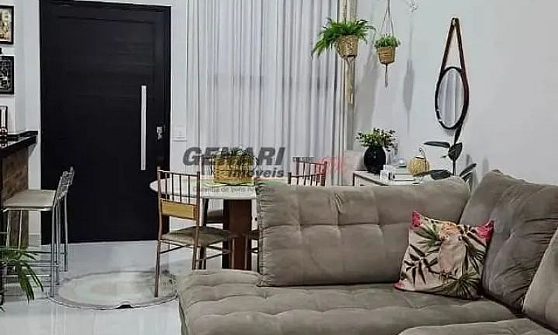 Casa Com 2 Quartos À...