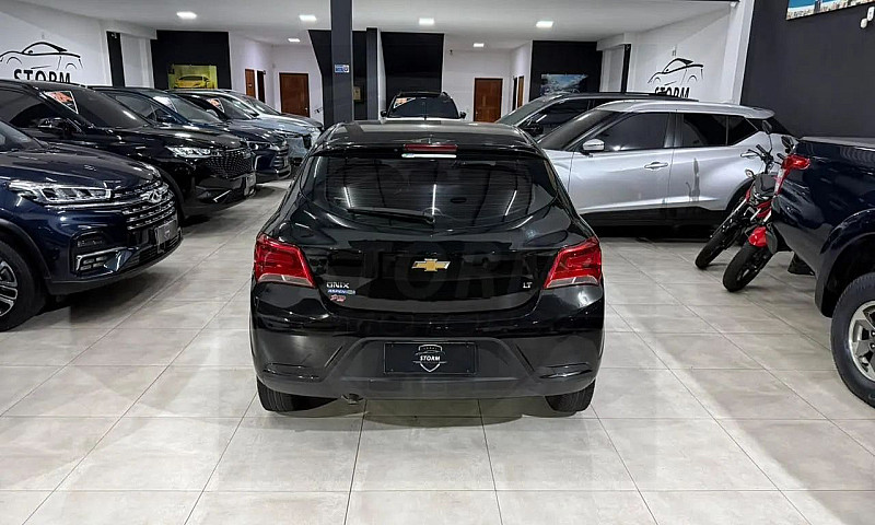 Chevrolet Onix Hatch...
