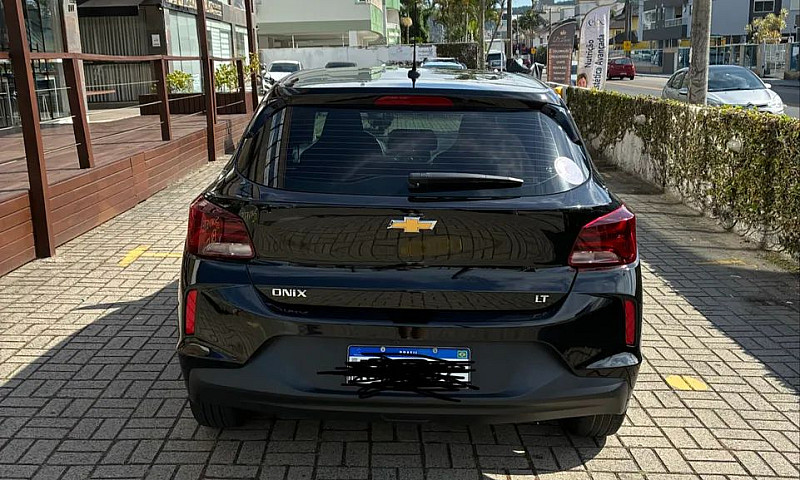 Chevrolet Onix Hatch...