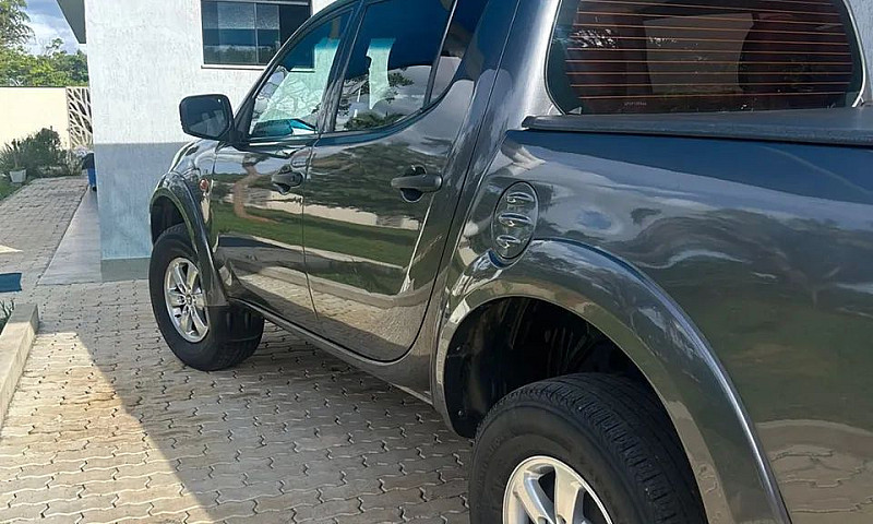 Mitsubishi L200 Trit...
