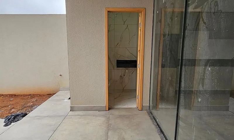 Vende-Se / Casa Nova...