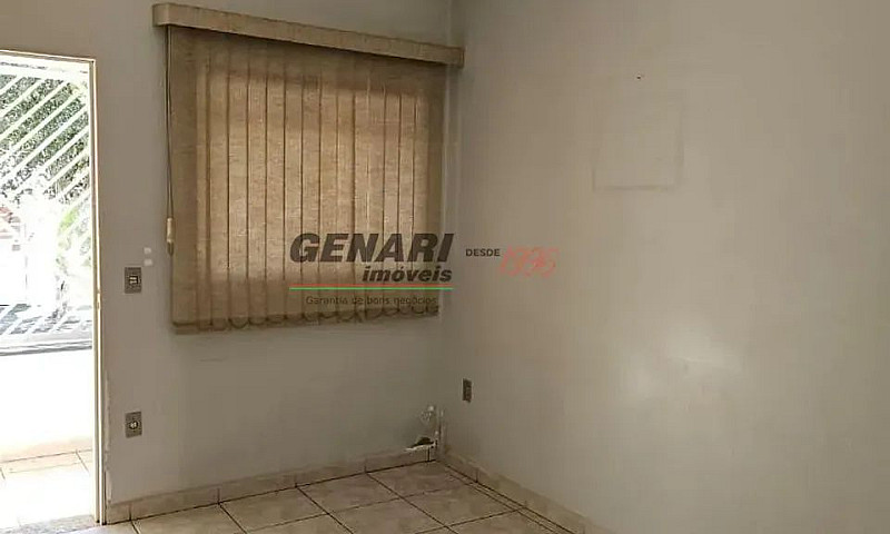 Casa Com 2 Dormitóri...