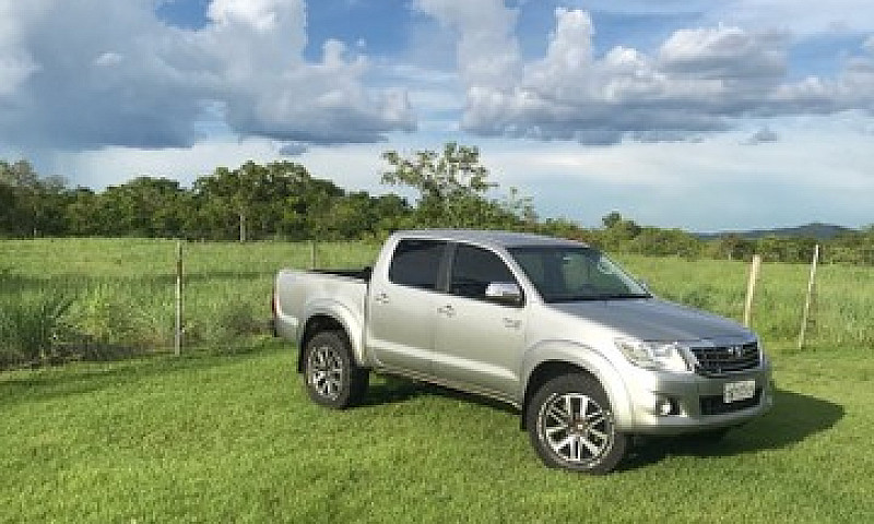 Vendo Hilux Srv 2015...