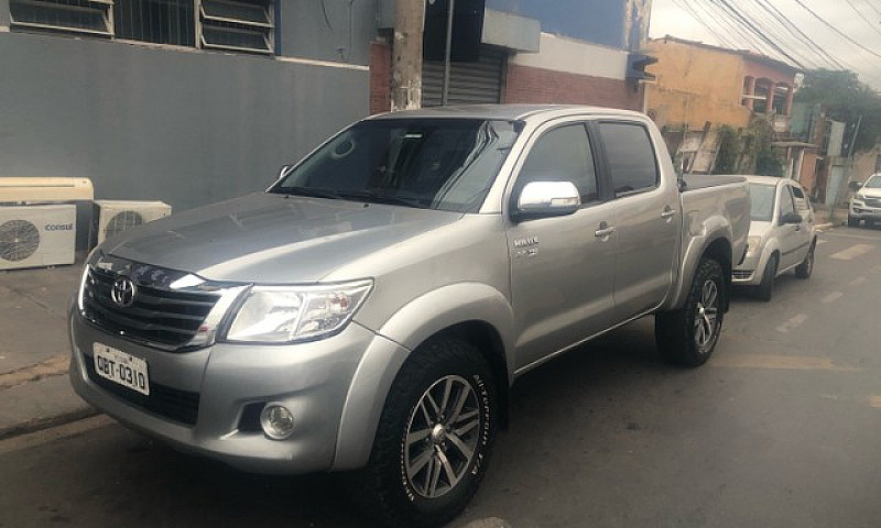 Vendo Hilux Srv 2015...